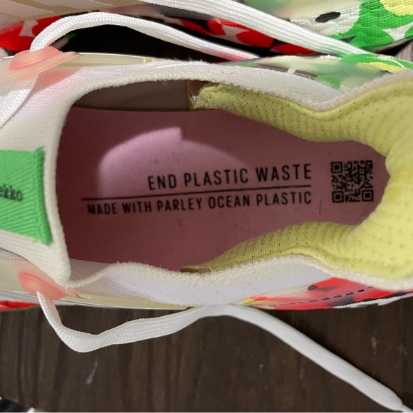 Adidas Women Marimekko Ultraboost Floral White Sneakers - Picture 4 of 12